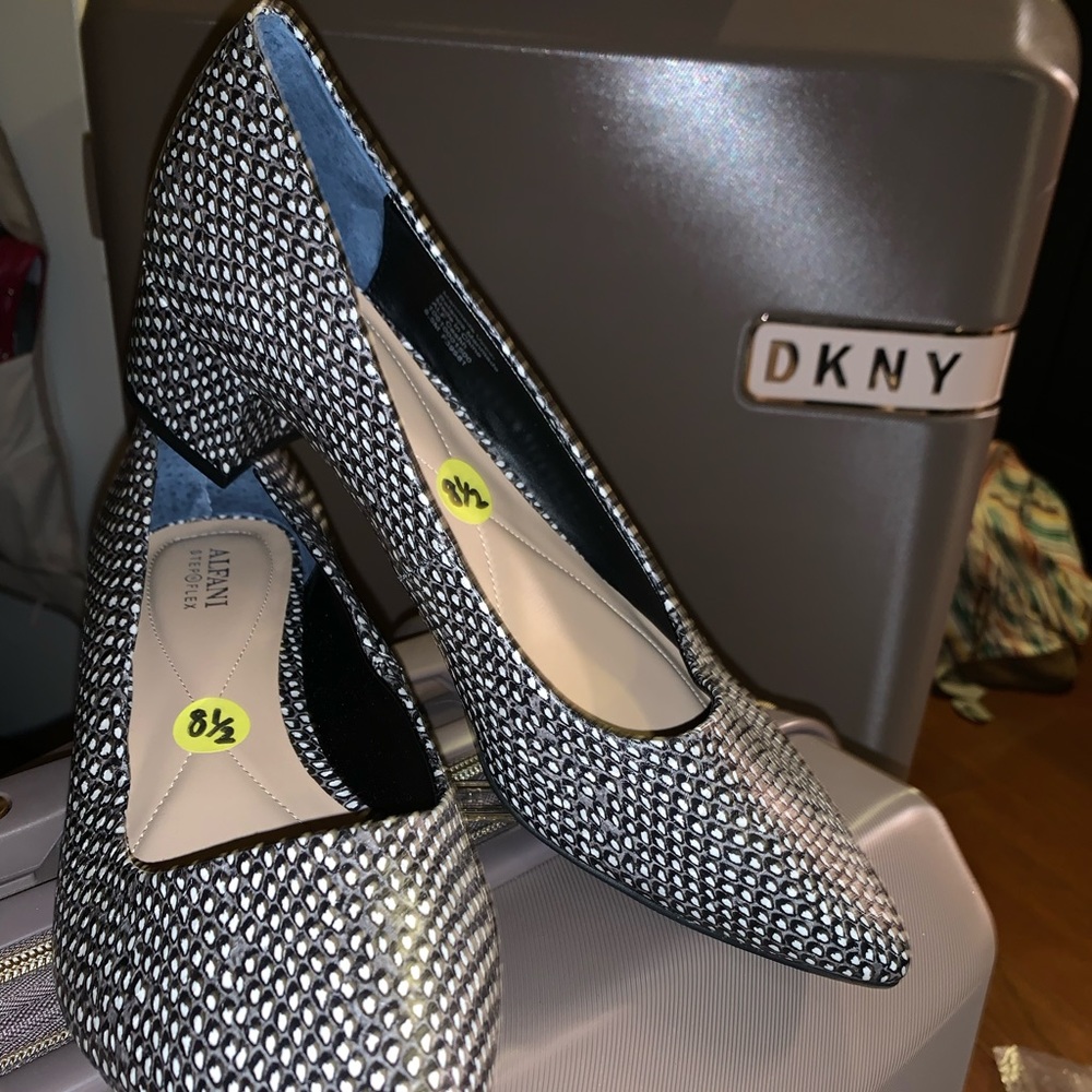 Alfani pointed toe flats